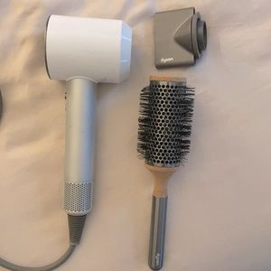 Dyson Supersonic Hairdryer + Dyson styling brush